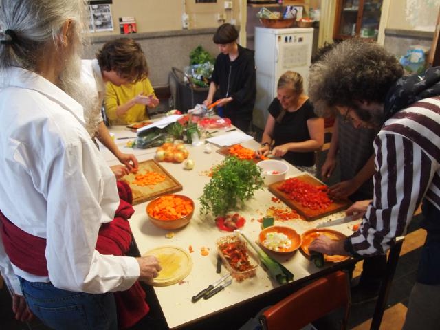 collective eating and cooking during Relearn, photo by Peter Westerberg