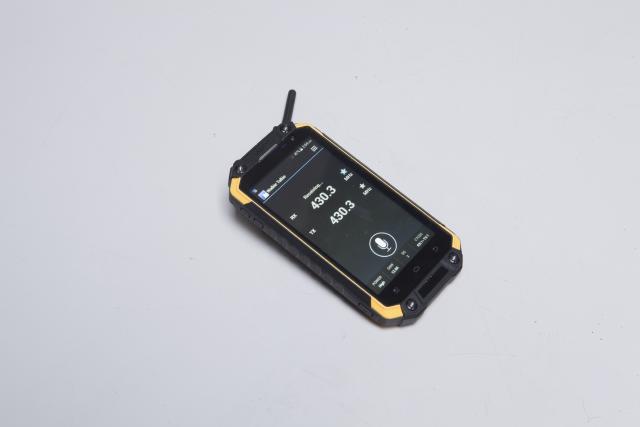 SWELL X8, rugged phone with inbuilt VHF transceiver