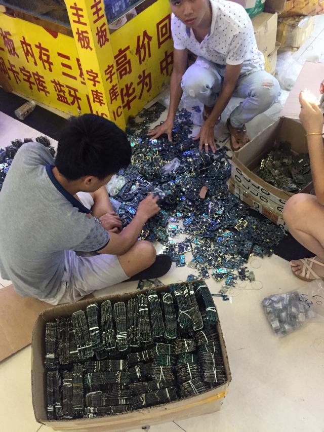 Smartphone mainboards are resold by weight